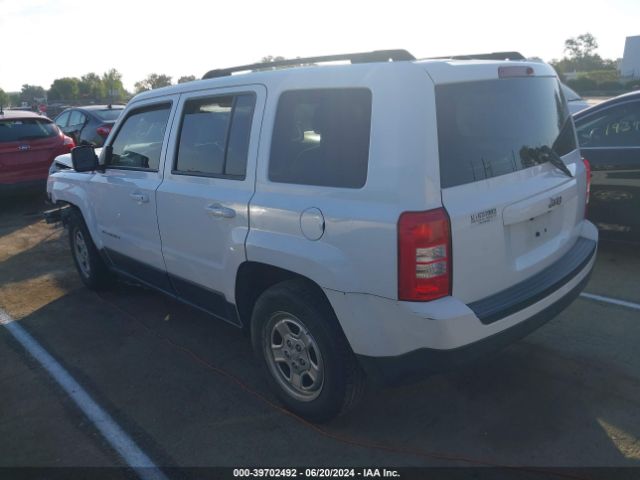 1C4NJPBB2HD209092 Jeep Patriot Sport Fwd