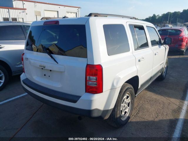 1C4NJPBB2HD209092 Jeep Patriot Sport Fwd