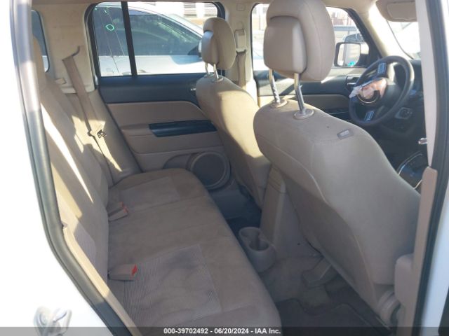 1C4NJPBB2HD209092 Jeep Patriot Sport Fwd