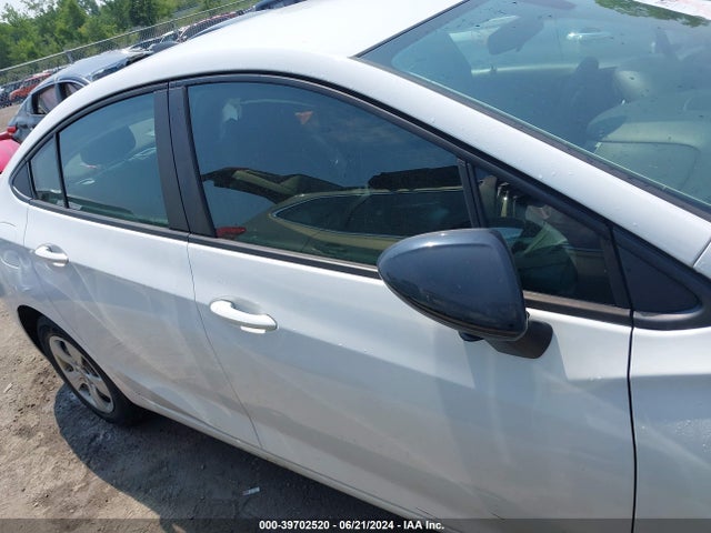 Chevrolet Cruze Ls Auto 2018 1G1BC5SM4J7188083 Image 13