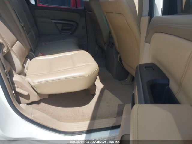 5N1BA0ND8FN600385 Nissan Armada Sl