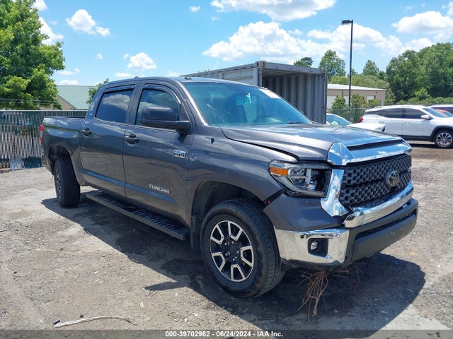 Toyota Tundra Sr5 5.7l V8 2018 5TFDY5F15JX705263 zdjęcie główne
