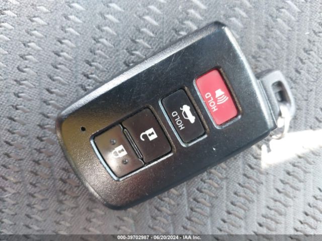4T1BD1FKXHU214926 Toyota Camry Hybrid Le