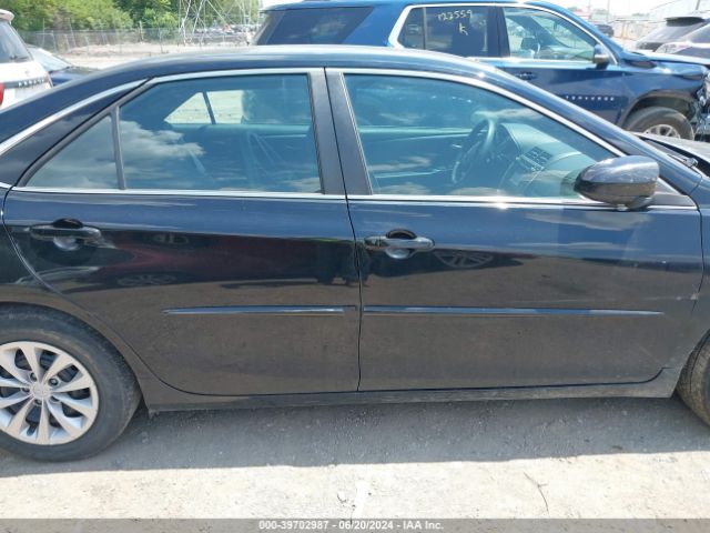 4T1BD1FKXHU214926 Toyota Camry Hybrid Le