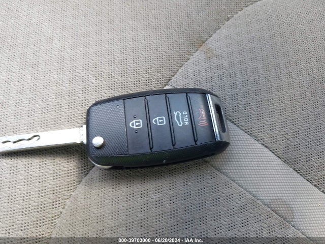 KIA Optima Lx 2018 5XXGT4L38JG233773 Image 11