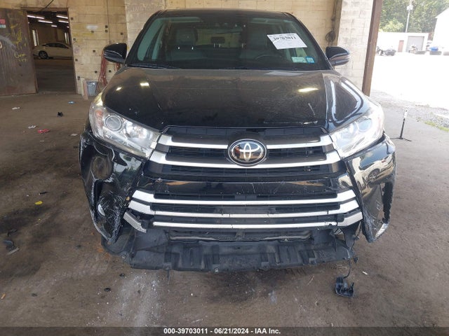 Toyota Highlander Le Plus 2018 5TDBZRFH0JS873875 Image 13