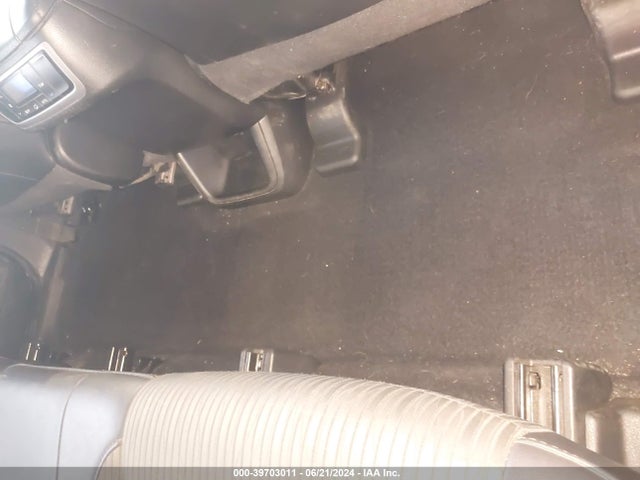 Toyota Highlander Le Plus 2018 5TDBZRFH0JS873875 Image 8