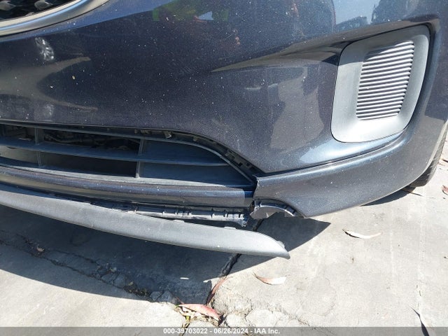 KIA SEDONA LX 2016 KNDMB5C16G6098407 Image 13