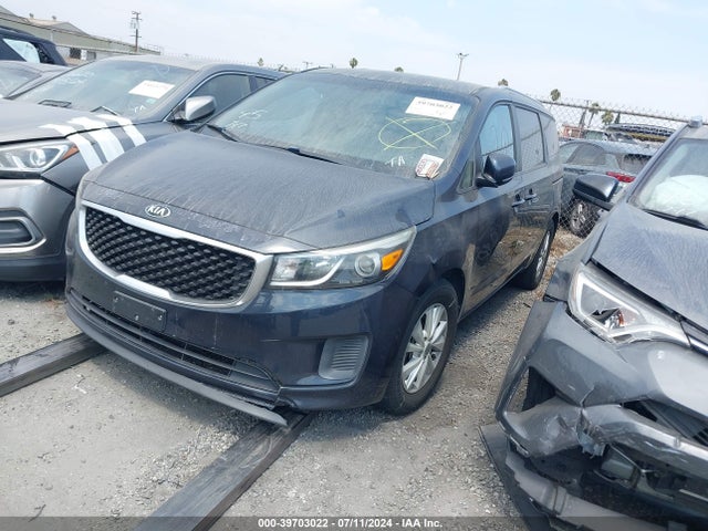 KIA SEDONA LX 2016 KNDMB5C16G6098407 Image 2