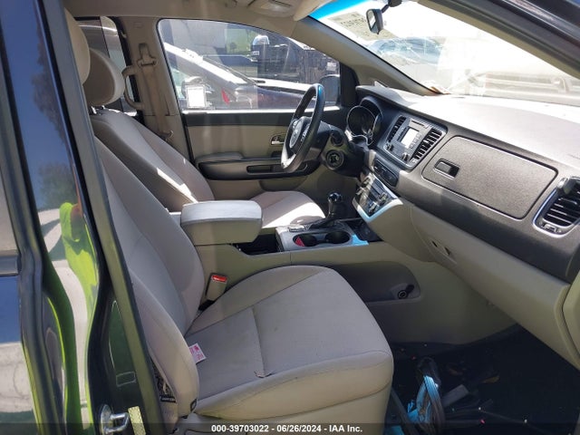 KIA SEDONA LX 2016 KNDMB5C16G6098407 Image 5