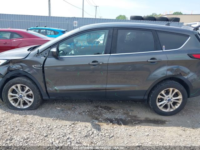1FMCU9GD2KUA60299 Ford ESCAPE SE