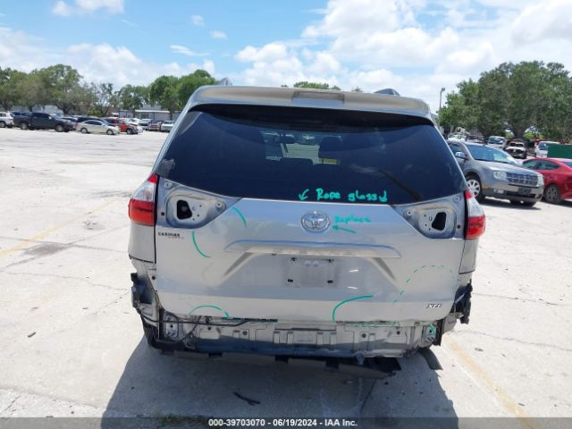 5TDYK3DC7FS684585 Toyota Sienna Xle Premium 8 Passenger