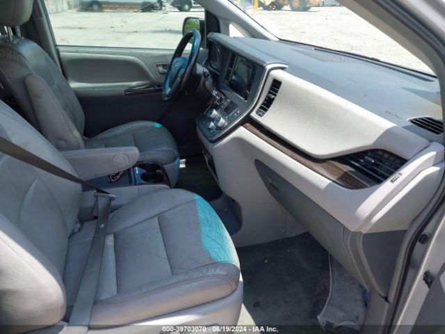 5TDYK3DC7FS684585 Toyota Sienna Xle Premium 8 Passenger
