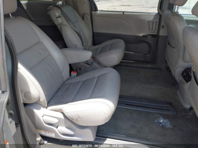 5TDYK3DC7FS684585 Toyota Sienna Xle Premium 8 Passenger