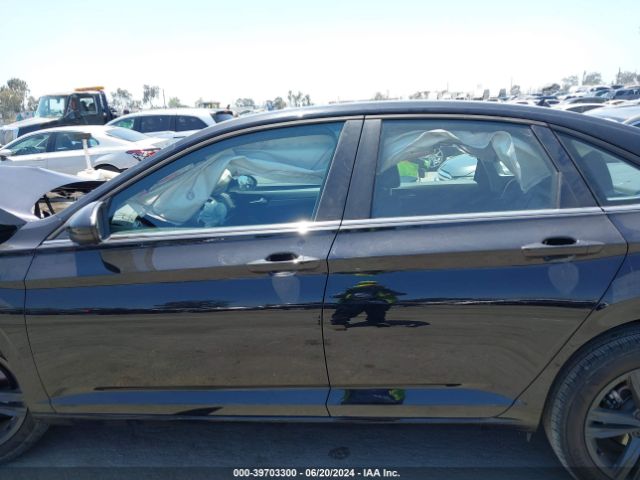 3VW7M7BU2PM049197 Volkswagen Jetta 1.5t Se