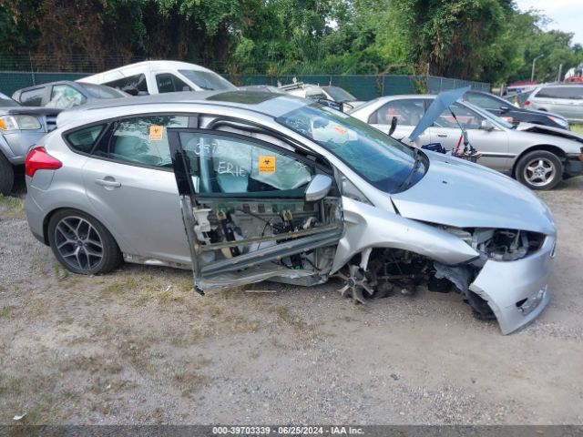 1FADP3M2XJL221055 Ford FOCUS SEL