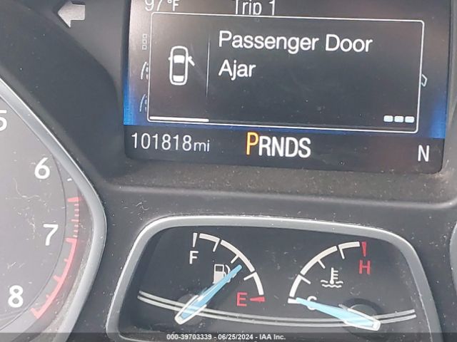 1FADP3M2XJL221055 Ford FOCUS SEL