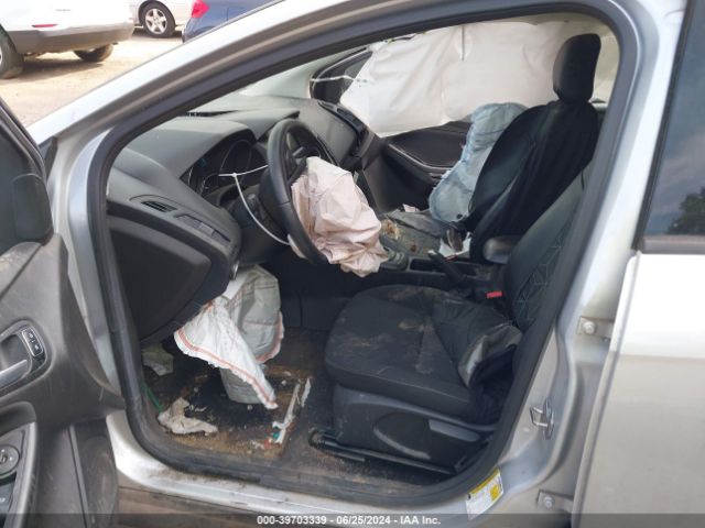 1FADP3M2XJL221055 Ford FOCUS SEL