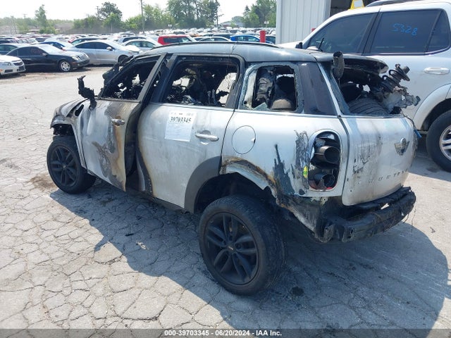 2016 MINI COUNTRYMAN WMWZC3C55GWT09376 Photo 2