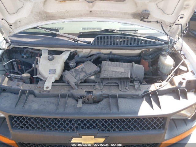 Chevrolet Express 2500 Work Van 2014 1GCWGFFA3E1104377 Image 10