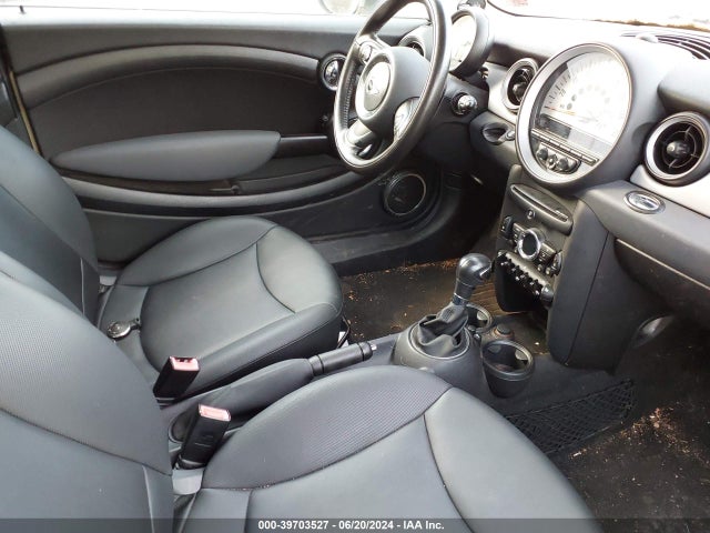 2011 MINI COOPER CLUBMAN WMWZF3C56BTY00167 Photo 4