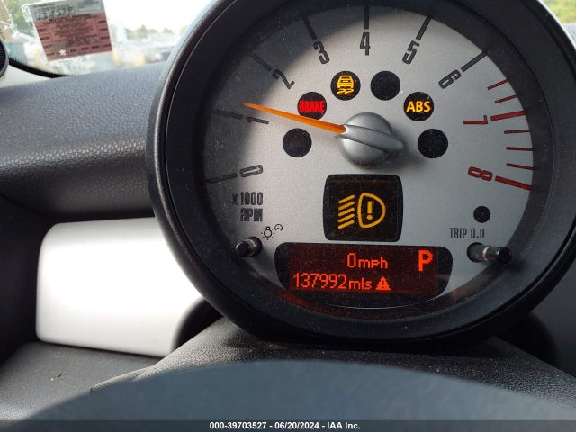 2011 MINI COOPER CLUBMAN WMWZF3C56BTY00167 Photo 6