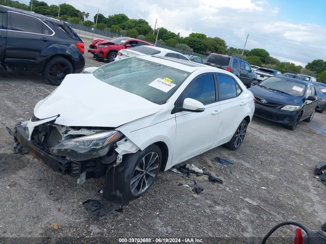 Toyota COROLLA SE 2017 5YFBURHE5HP657945 Image 2