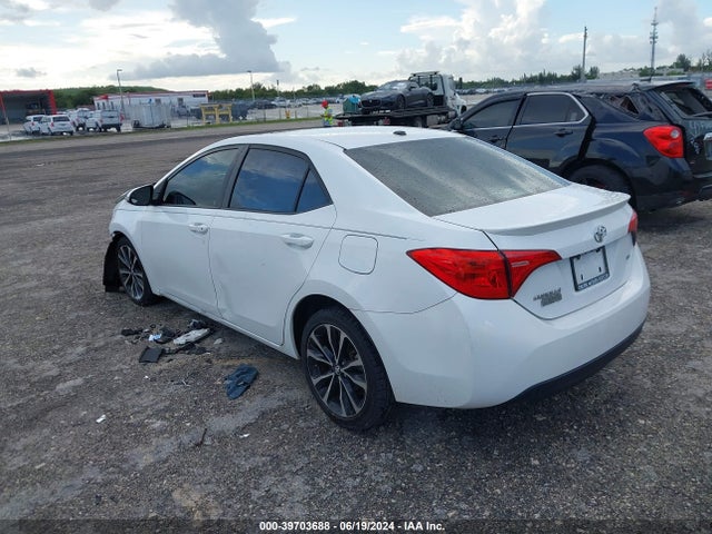 Toyota COROLLA SE 2017 5YFBURHE5HP657945 Image 3