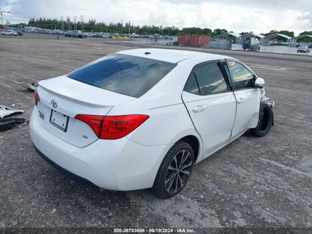 Toyota COROLLA SE 2017 5YFBURHE5HP657945 Image 4
