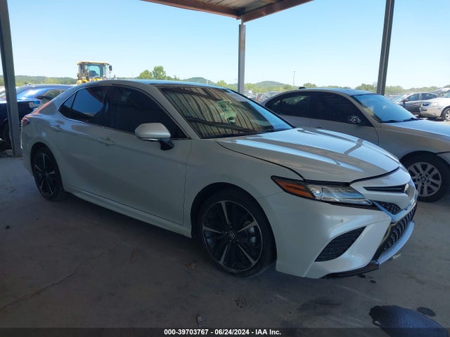 Toyota CAMRY XSE 2018 4T1B61HK2JU093340 головне зображення