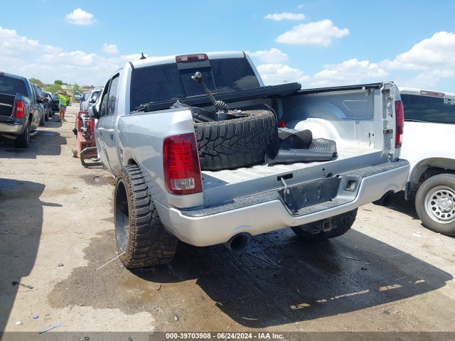 RAM 1500 Night  4x4 5'7 Box 2018 1C6RR7MT4JS159563 Image 3
