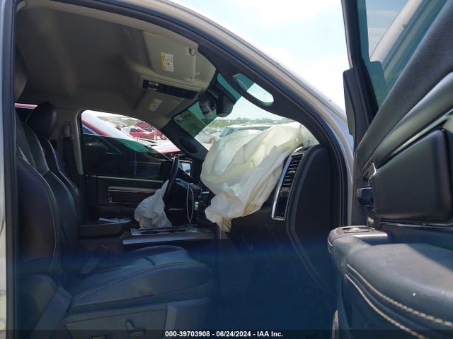 RAM 1500 Night  4x4 5'7 Box 2018 1C6RR7MT4JS159563 Image 5