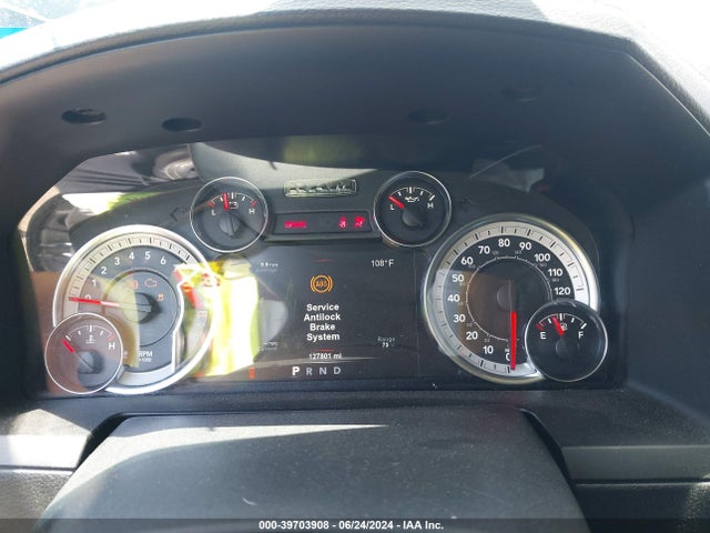 RAM 1500 Night  4x4 5'7 Box 2018 1C6RR7MT4JS159563 Image 6