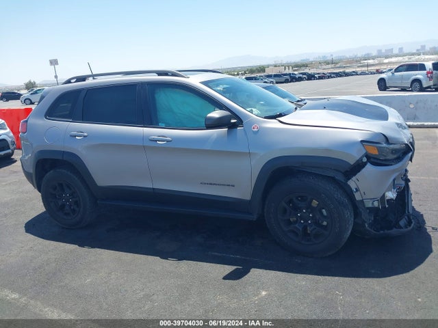 1C4PJMBX8KD472195 Jeep Cherokee Trailhawk Elite 4x4
