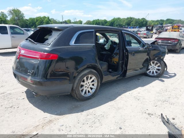 2LMHJ5NK3EBL54950 Lincoln Mkt Livery
