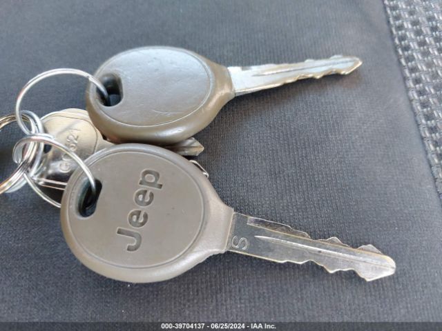 1C4NJPBB6FD171945 Jeep Patriot Sport