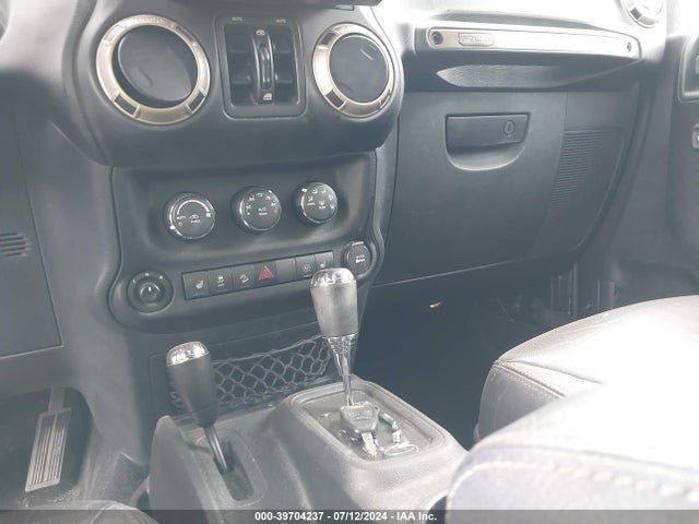 1C4BJWEG7GL288820 Jeep Wrangler Unlimited 75th Anniversary