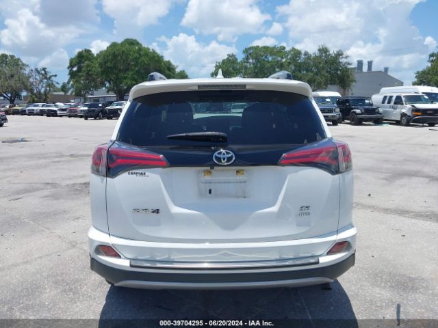 JTMJFREV1JJ258843 Toyota RAV4 SE