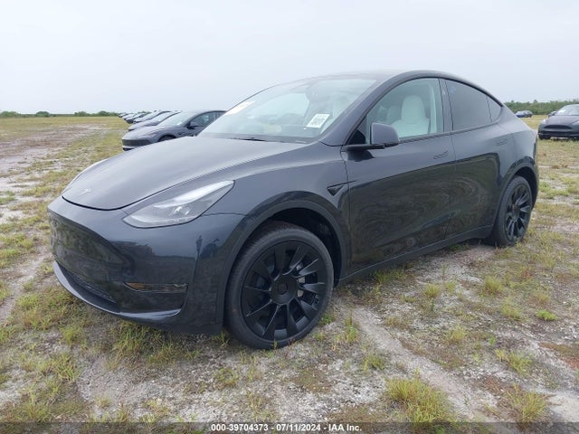 2024 TESLA MODEL Y 7SAYGDEDXRF094584 Photo 1