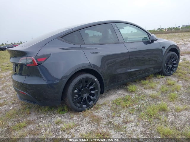 2024 TESLA MODEL Y 7SAYGDEDXRF094584 Photo 3