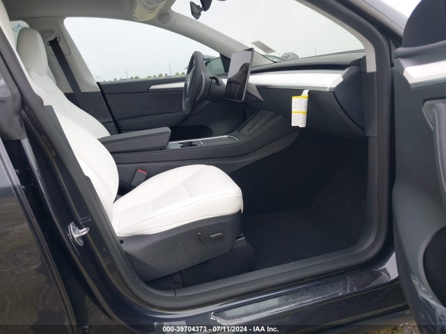 2024 TESLA MODEL Y 7SAYGDEDXRF094584 Photo 4