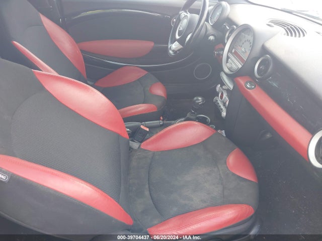 2009 MINI COOPER CLUBMAN WMWML33509TX35958 Photo 4