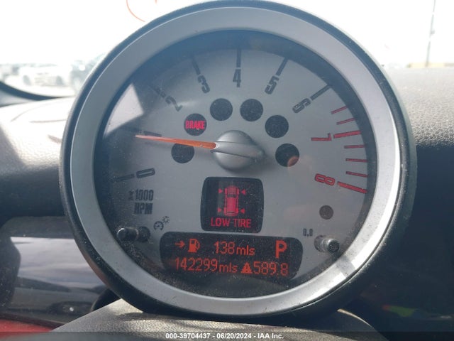 2009 MINI COOPER CLUBMAN WMWML33509TX35958 Photo 6