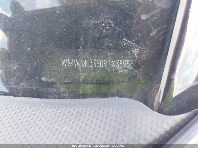 2009 MINI COOPER CLUBMAN WMWML33509TX35958 Photo 8