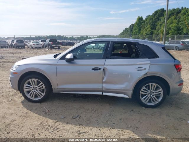 WA1ANAFY4J2004688 Audi Q5 2.0t Premium/2.0t Tech Premium