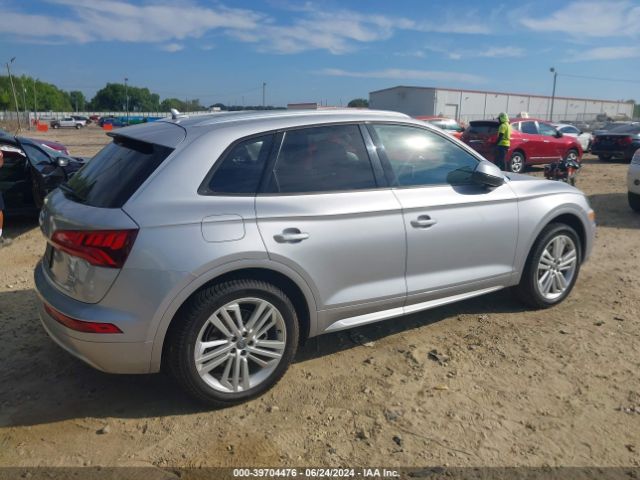 WA1ANAFY4J2004688 Audi Q5 2.0t Premium/2.0t Tech Premium