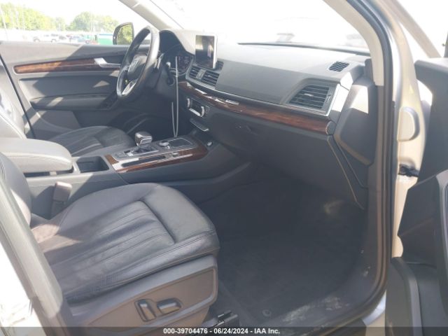 WA1ANAFY4J2004688 Audi Q5 2.0t Premium/2.0t Tech Premium