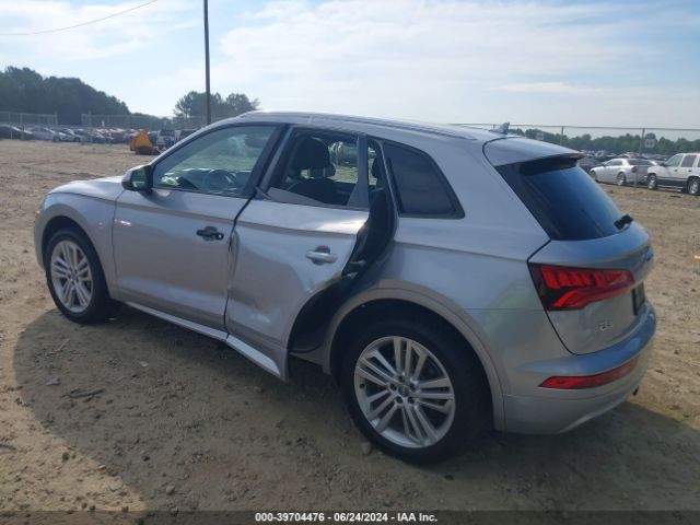 WA1ANAFY4J2004688 Audi Q5 2.0t Premium/2.0t Tech Premium