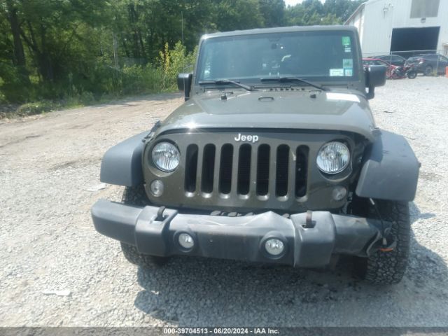 1C4BJWDG7FL767772 Jeep Wrangler Unlimited Sport