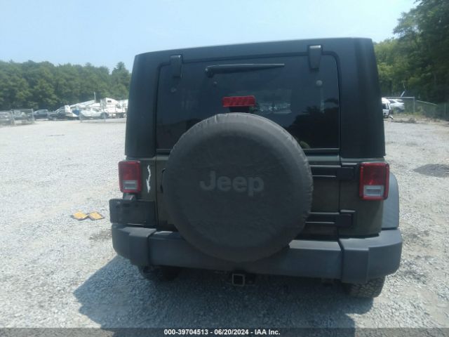 1C4BJWDG7FL767772 Jeep Wrangler Unlimited Sport